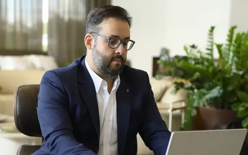 Dr. Arthur Lopes - (gastro) Gastroenterologista Araguari - Cirurgia Bariátrica em Araguari MG